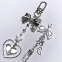 【No.121】ビーズキーホルダー 韓国 y2k 星 ホワイト シルバー ペア