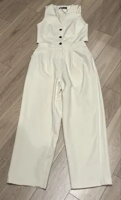ZARA ホワイト　白　オールインワン 3ボタン付き