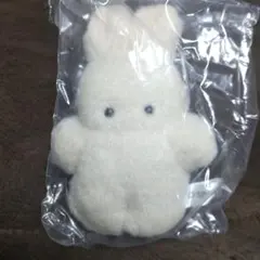 むにゅ ぬいぐるみ プクプク うさぎ - メルカリ