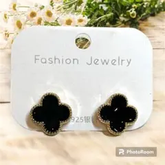 クローバー　ピアス　韓国　ブラック　四葉　高級