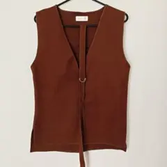ブラウン Vネック ベルト付きベスト