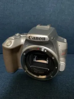 限定⭐︎ Canon EOS KISS X10 シルバー デジタル一眼レフカメラのサムネイル