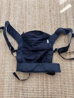 【美品/モンベル】ポケッタブルベビーキャリー　抱っこ紐 ブラックのサムネイル