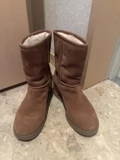 【美品】UGG ブラウン ムートンブーツ　インヒール