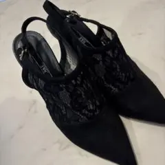R&E レース バックストラップ パンプス ブラック 22.0cmのサムネイル