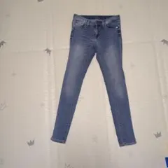 GU スキニーデニムパンツ