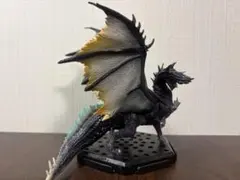 モンスターハンター　アルバトリオン　フィギュア