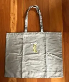 美品　ミナペルホネン　幅約53センチの大サイズエコバッグ グレー　ショッパーのサムネイル