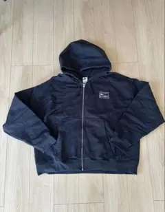 Stussy NIKE クリーム色パーカー ジップアップ - メルカリ