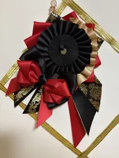 痛ロゼット 赤 レッド 黒 白 金_202548 推し活