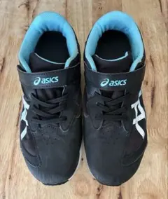 asics レーザービーム　22cm 子供用スニーカー