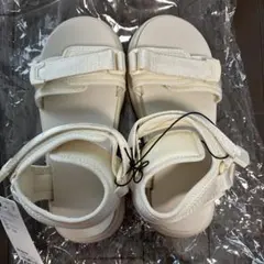 新品　GU KIDSボリュームソールサンダル