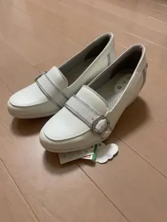 a.v.v. レディース　ローファー　24.5cm ホワイト　アーヴェヴェ 白のサムネイル