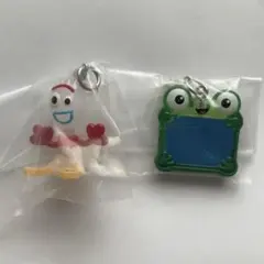 トイストーリー フォーキー リリーパッド　チャーム 2点セット　めじるし