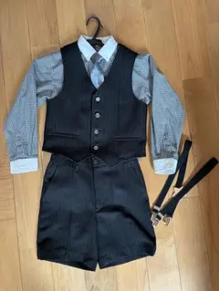 130サイズ フォーマルスーツ おまけのサスペンダー付き