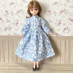 リカちゃん　水色のお花のワンピース