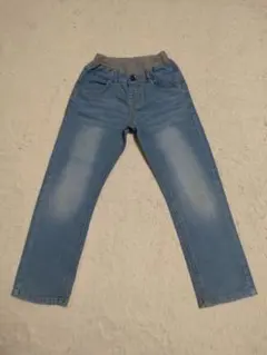 キッズ　長ズボン　デニム　ジーンズ　130サイズ