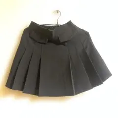 黒プリーツスカート