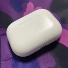 AirPods PRO ケースと右耳のみ
