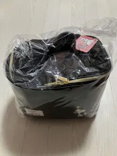 スヌーピー ふわふわバニティポーチ ブラック