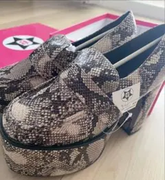 Item thumbnail for item 805b429a-663c-4c04-9c7a-9a8d8fafbfad