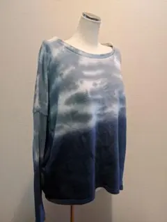 アメリカンイーグルアウトフィッターズ　ネイビーしぼりトレーナー