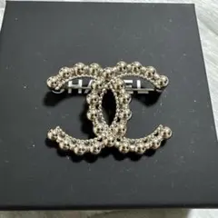 正規品!CHANEL シャネル ココマーク ブローチ シルバーカラーのサムネイル