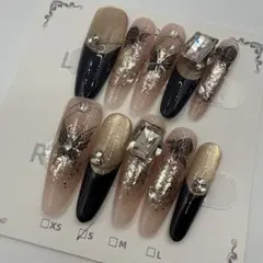 ネイルチップ ブラックゴールド 蝶×ローズ ビジュー ワンホンネイル