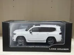 トヨタ 新型 ランドクルーザーFJ カラーサンプル プラチナホワイト