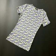 ◆希少 FENDI フェンディ ロゴ 総柄 半袖 Tシャツ Vネック42のサムネイル