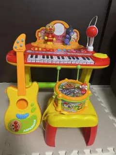 アンパンマン キラピカミュージックショー　ギターたいこセット
