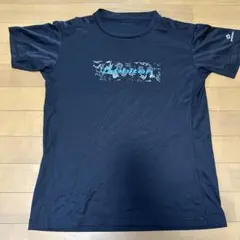 Phiten ブラック シャツ グラフィック