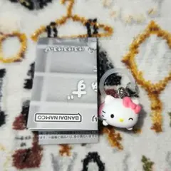 匿名配送♢さんりおきゃらくたぁず　お手玉めじるしアクセサリー　ハローキティ