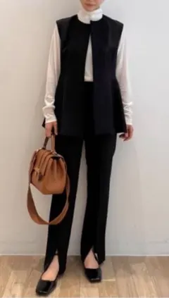 美品 Mila Owen ペプラムベスト タートルパンツ セットアップ 黒