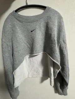 NIKE クロップドトレーナー