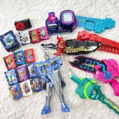 BANDAI - 仮面ライダーセイバー まとめ売り おもちゃ 仮面ライダーセイバー – ミカヅキモモコ