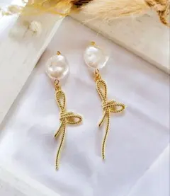 パール×リボンピアス　ハンドメイドピアス