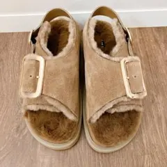 ✨美品✨✨MOHI✨ もふもふ ファーサンダル シングルベルト ベージュ