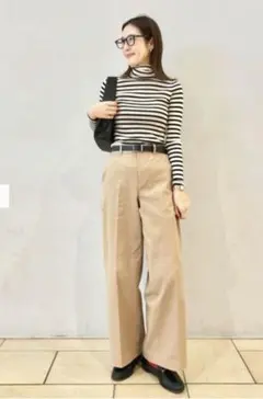 ユニクロ ワイドチノパンツ ベージュ