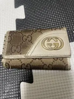 GUCCI GGパターン レザーキーケース