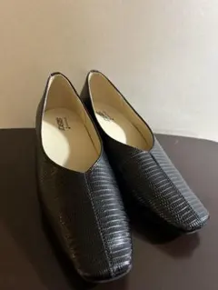 ブラックポインテッドトゥヒール