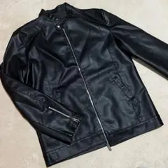 黒レザーライダースジャケット
