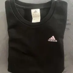 adidas ブラック Tシャツ