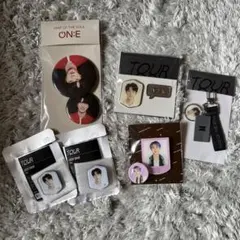 BTS 公式グッズ　ジン　キーホルダー　バッジ　ペンミ　TOUR