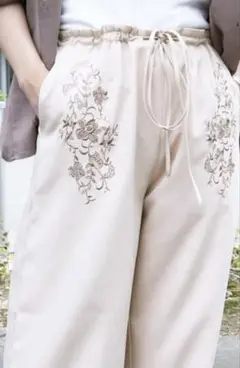 【夏限定セール‼️】フラワー刺繍イージーパンツ