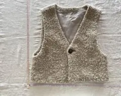 ベビーベスト ベージュ系 ボタン付き