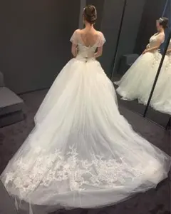 【お値下げ中】VERA WANG LISA サイズ0 ウエディングドレスのサムネイル