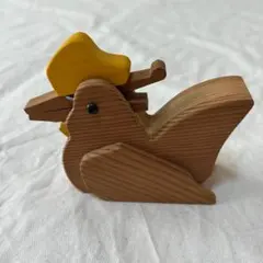 木製 鳥型置物 茶色と黄色