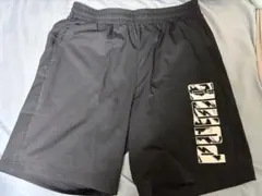 PUMA ブラック ハーフパンツ