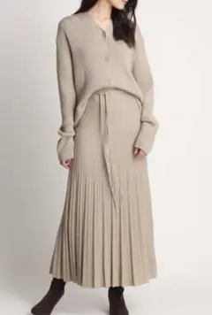 Item thumbnail for item c5d91ef5-ffaf-4b75-a945-21db6a4a9689